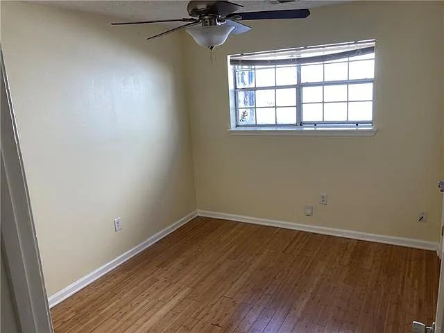 6558 Bellaire Dr — Photo 6