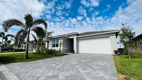 11664 SW River Crossing Pl Photo 1