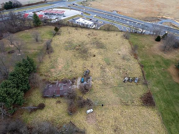 5th image of 235 Boyers Rd