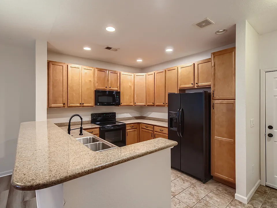 1753 S Buchanan Cir