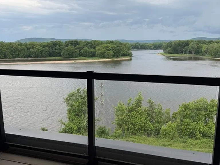 Brand New - War Eagle Apartments in the River Point District — Photo 25
