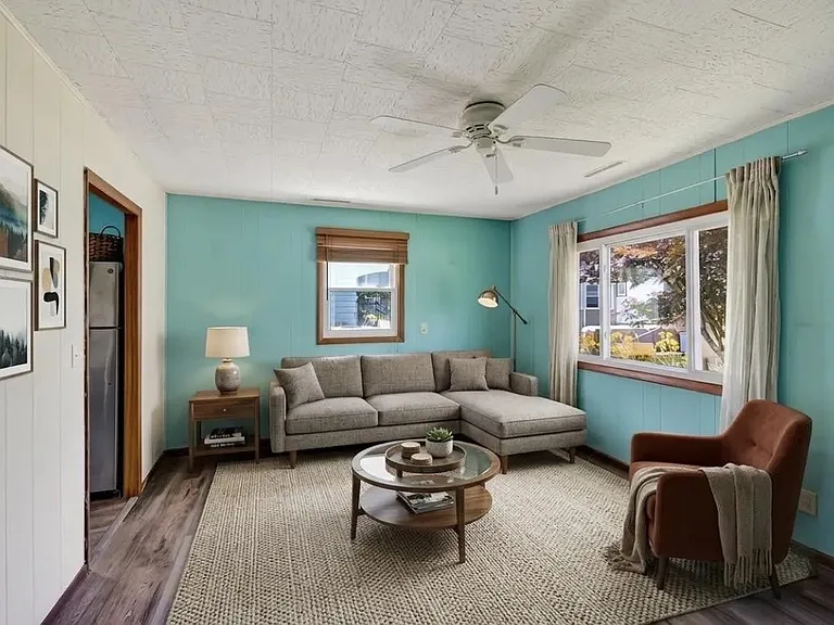 145 Rodney Ct — Photo 2