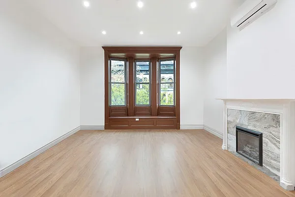 Rented by Compass | media 18