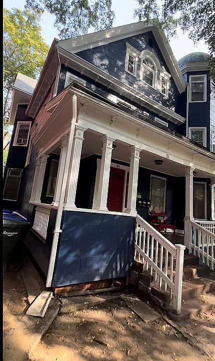 2nd image of 31 Salem St