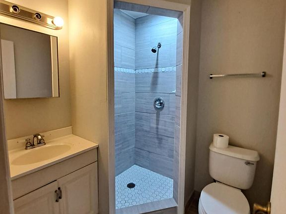 5th image of 117 Georgetown Dr Unit 117C