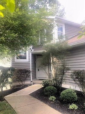 1st image of 11521 Symmes Gate Ln