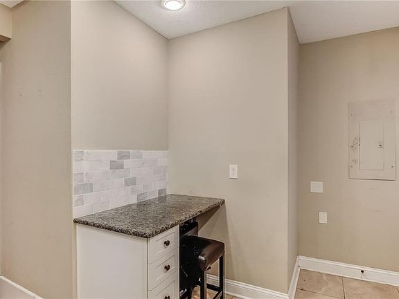 5th image of 1225 Hollywood Ave