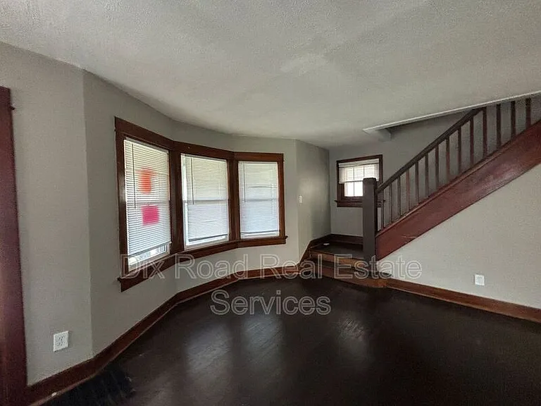 4013 E 3rd St — Photo 9