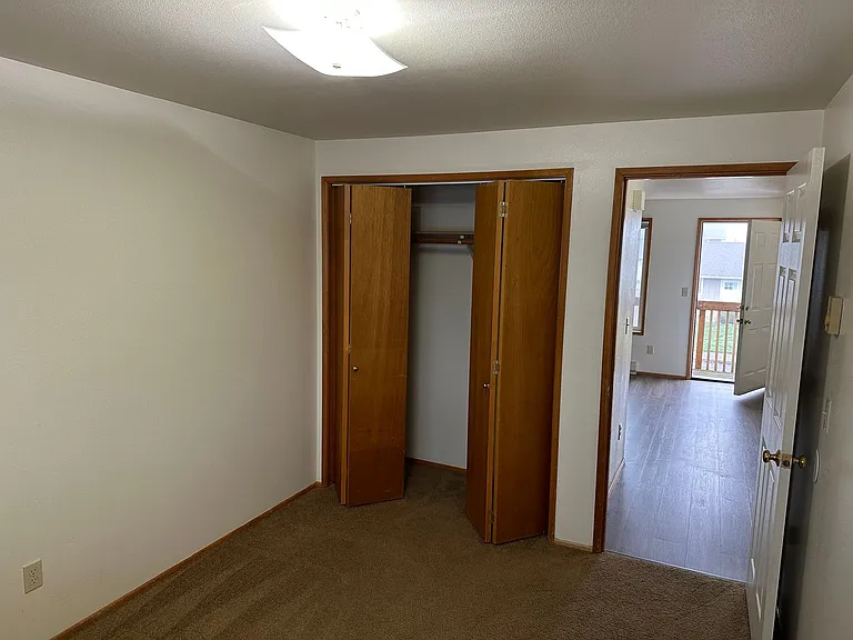 Sherman Oaks Apartments — Photo 20