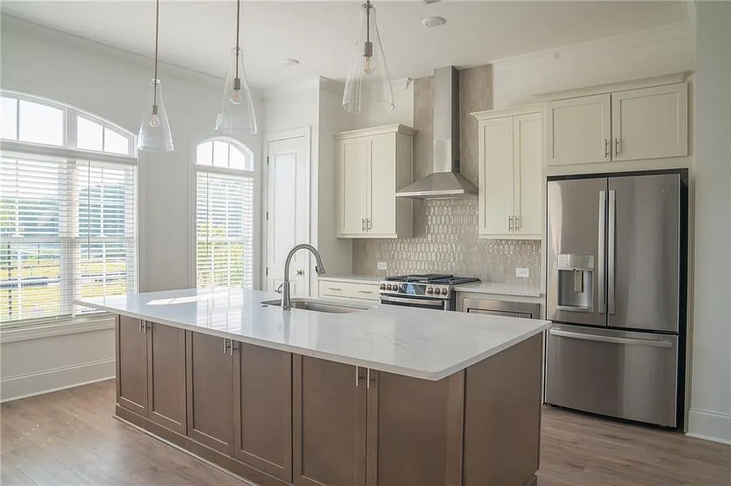 4 bed, 3.5 bath, 2164 sqft, $3,000 — Photo 4