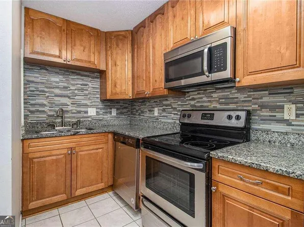 3599 Woodbriar Cir APT E, Tucker, GA 30084