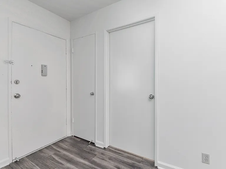 1799 N Hollywood Way #C — Photo 12
