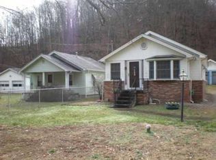 133 4 Mile Hollow Rd, Hernshaw, WV 25107