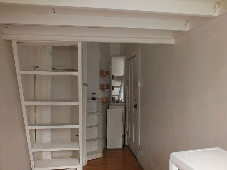 1st image of 345 W 46th St APT 10