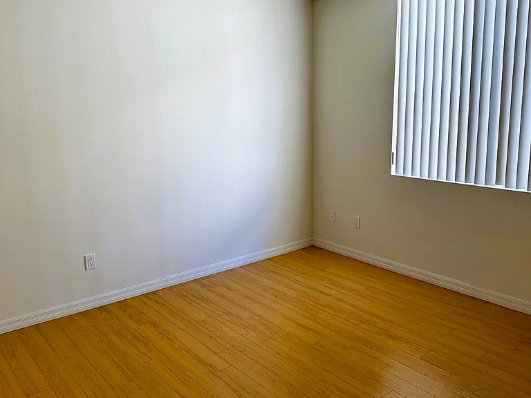 1536 S Saltair Ave #104 — Photo 15