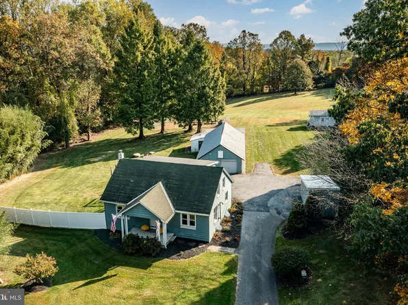 1921 Friedensburg Rd, Reading, PA 19606