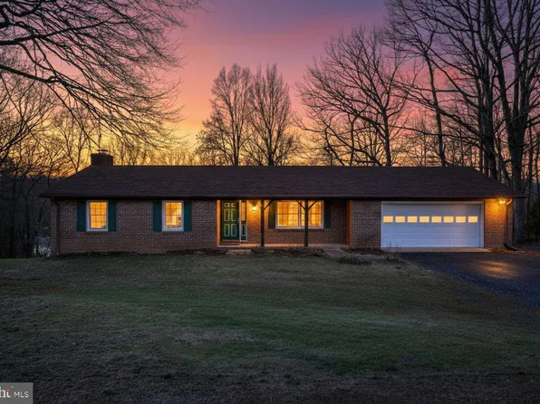 487 Skyline Forest Dr, Front Royal, VA 22630