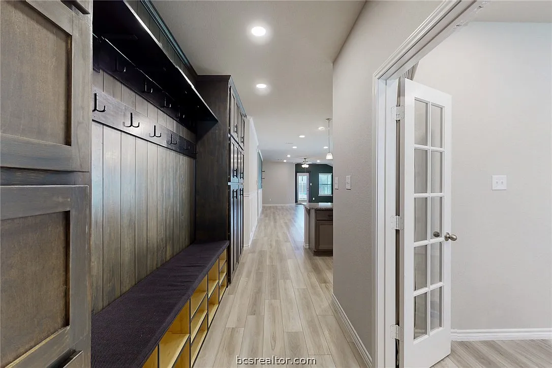 3 bed, 2150 sqft, $2,400 — Photo 3