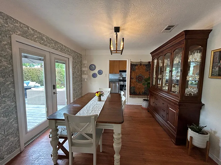 2190 Oregon Ave — Photo 9