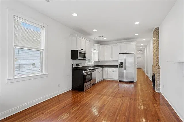 3 bed, 2.0 bath, 1000 sqft, $1,900 — Photo 3