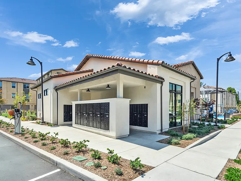 Jasmine Ln — Photo 22