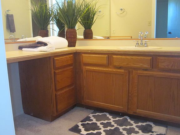 1/2 bath upstairs