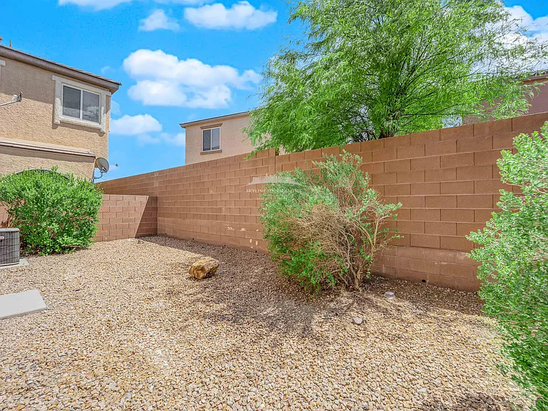 680 Forest Peak St — Photo 10