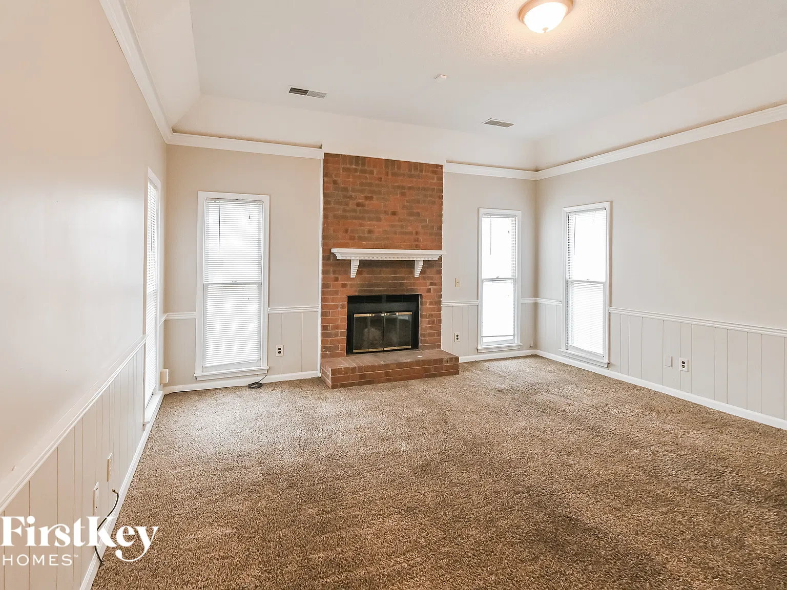 5 bed, 3.0 bath, 2058 sqft, $1,905 — Photo 3