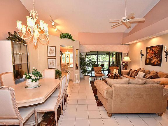 Common view of living room 