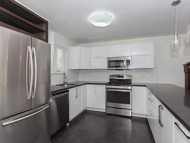 7902 Burdock St — Photo 3