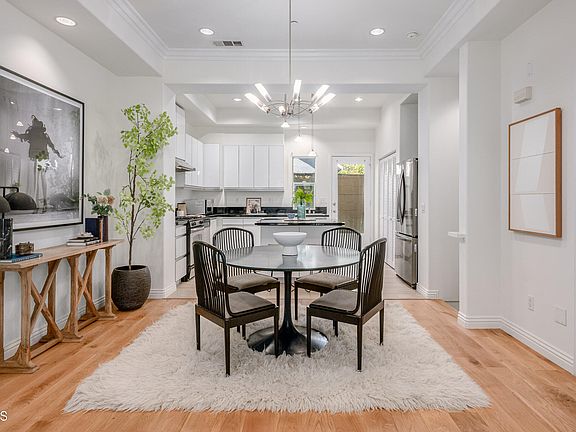 3rd image of 441 N Los Robles Ave #18