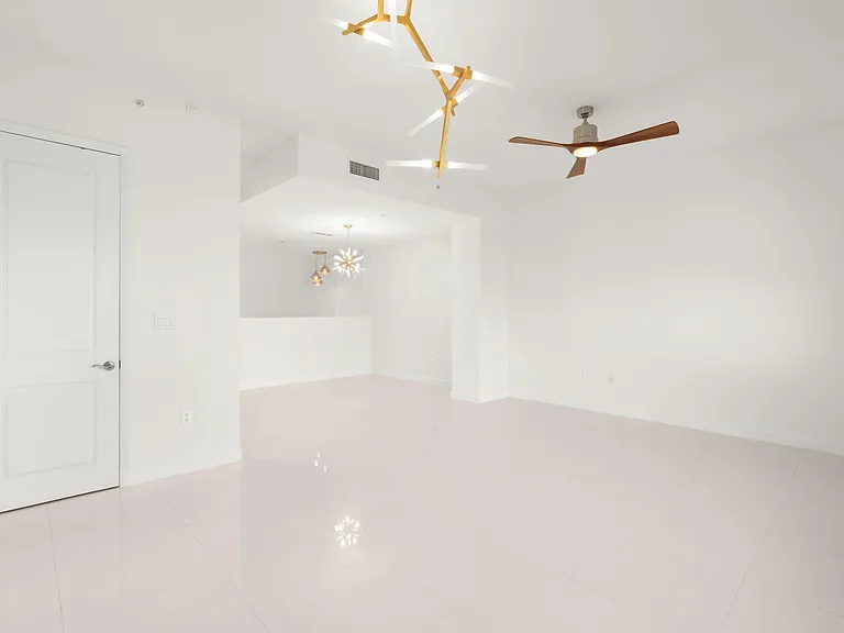 622 NE 10th Ave — Photo 27