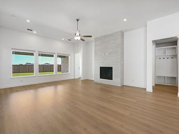 4th image of 415 Chatham Dr