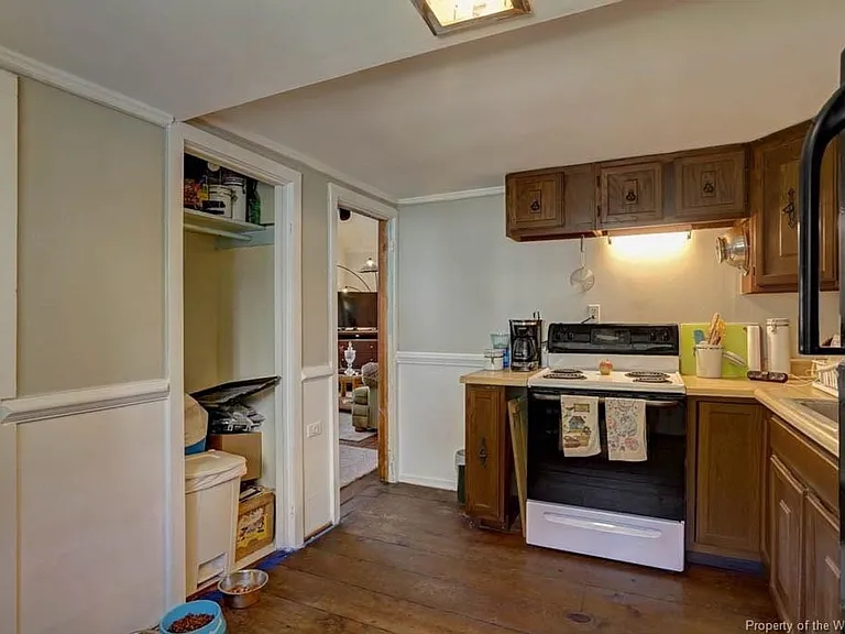 106 Washington St — Photo 6
