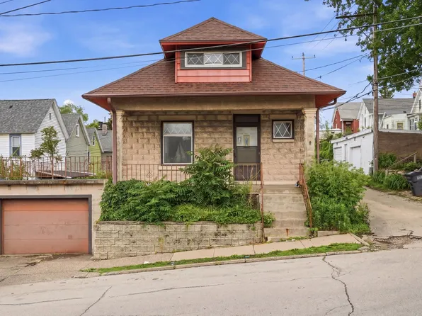 615 E 24th St, Dubuque, IA 52001
