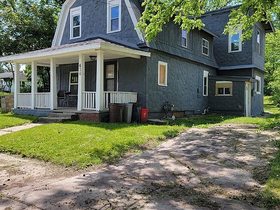 3rd image of 436 1st Ave