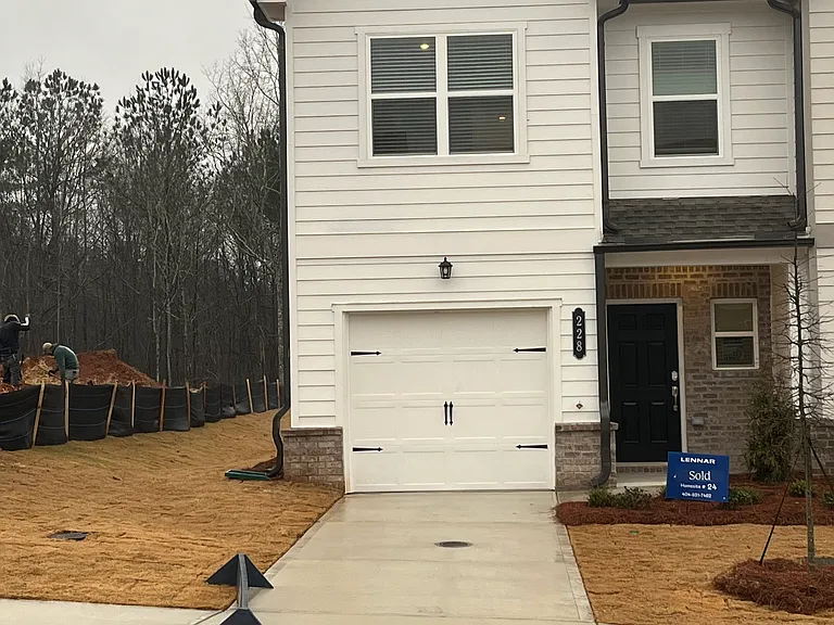 228 Kenoot Dr — Photo 1