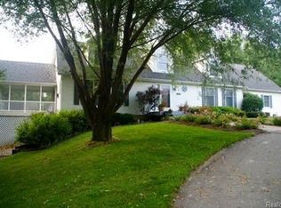 8857 Pleasantview, Northville, MI