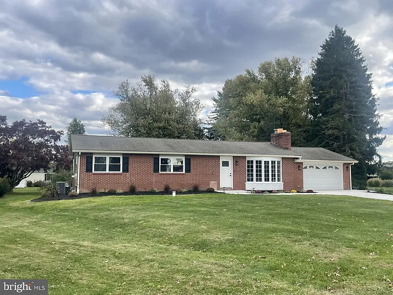 313 Windsor Ct — Photo 24