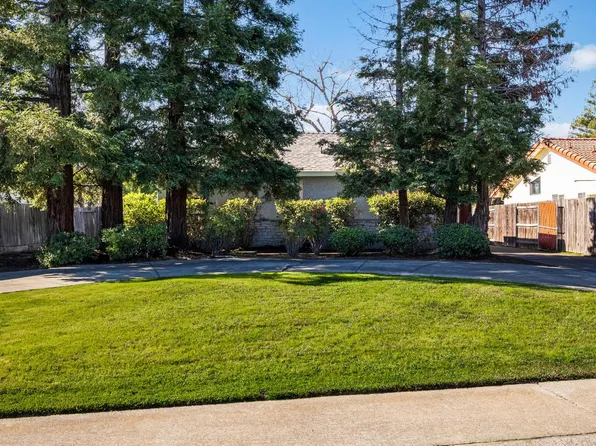 3125 Kobrock Way, Carmichael, CA 95608