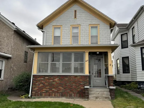 439 8th Ave S, Clinton, IA 52732