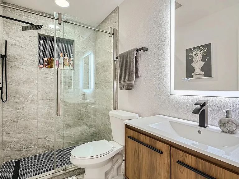 1323 Bradford Dr — Photo 12