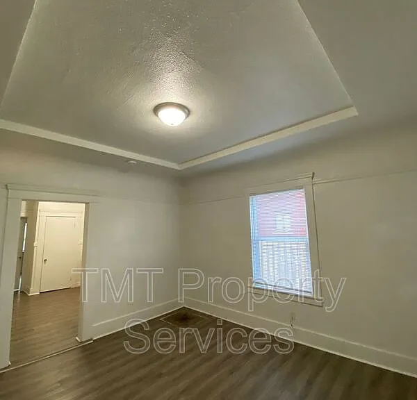 202-208 W Oak St #208 W OAK STREET — Photo 10