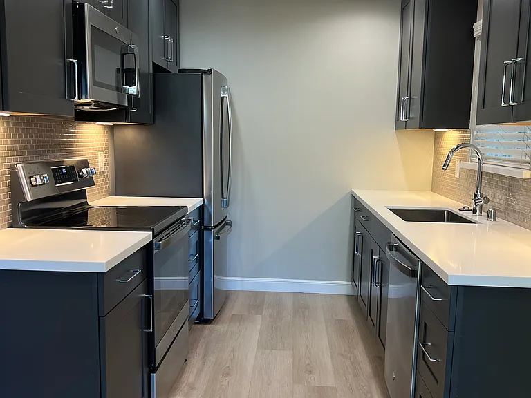 418 Laurel St #11 — Photo 4