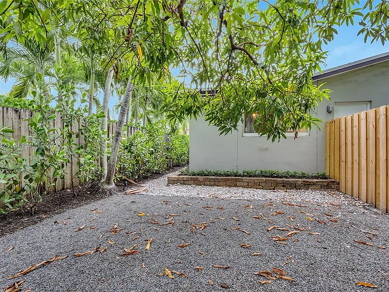 1015 W Las Olas Blvd #3 — Photo 15
