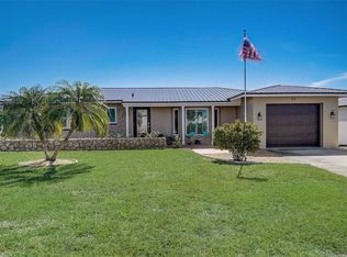 35 Caddy Rd, Rotonda West, FL 33947