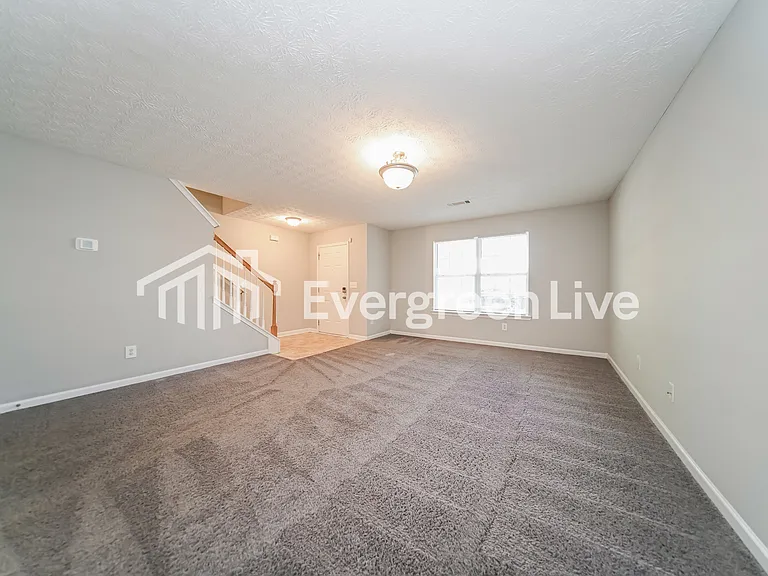 1705 Formosa Ln — Photo 3