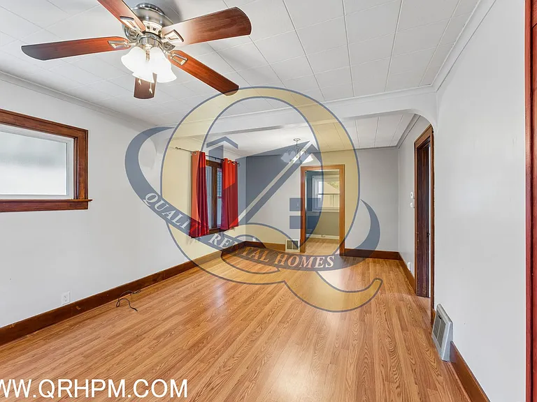 2544 Tyrone St — Photo 6