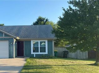789 E Pinewood St, Gardner, KS 66030