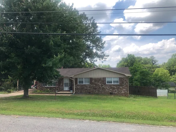 1416 Clairmont Dr, Weaver, AL 36277